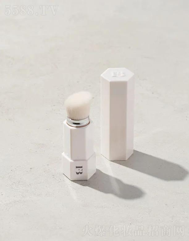 ·����܎��ˮ���yƷ(�Ϻ�)���޹�˾��Fenty Beauty��������a(b��)�yˢ130 �Ԏ����Եı�yʽ�۷�ˢ