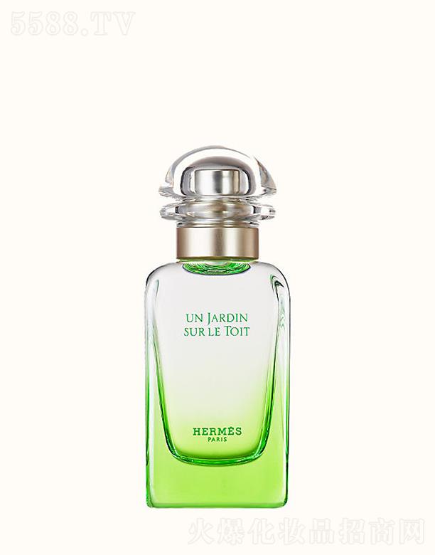 ���R��(�Ϻ�)���Q���޹�˾�����R����픻��@ϵ�е���ˮ 50�����H�������ĺ�Ц֮��