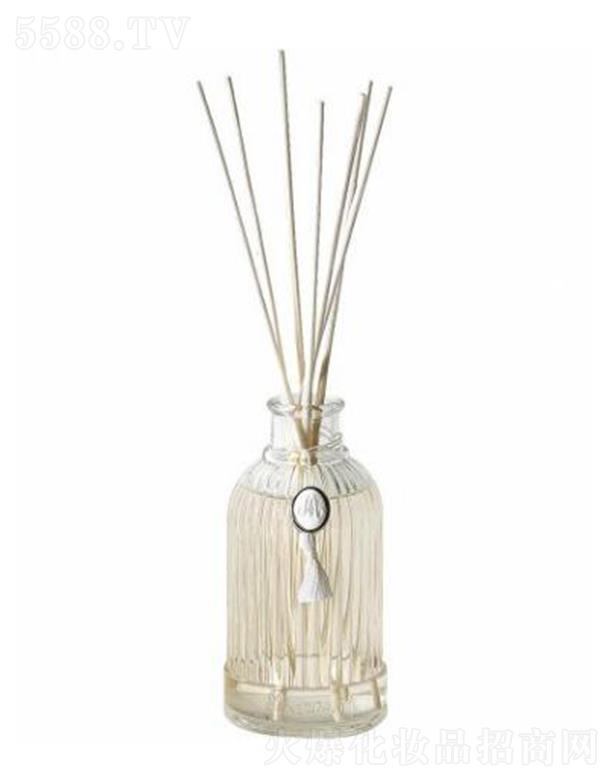 ������(�Ϻ�)Ʒ�ƹ����ɷ����޹�˾���Ϻ������� ��?sh��)۠��­h(hu��n)����Փ]�l(f��)Һ200ml �C �޻�����