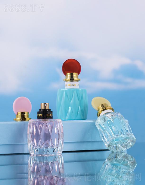 С������������ˮ�Y���b