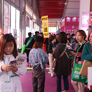 ���˵ĈԳ֣�͸¶�o�F����