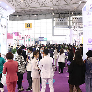 ���˵ĈԳ���͸¶�o�F����