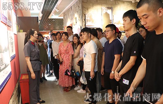 2019火爆網(wǎng)紅色之旅 2019火爆網(wǎng)紅色之旅