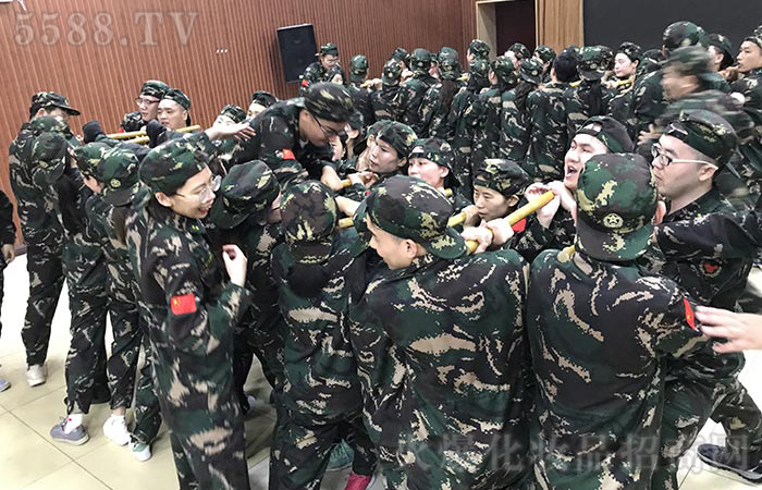 凝聚團(tuán)隊(duì),超越自我!愿所有努力都不被辜負(fù)! 凝聚團(tuán)隊(duì),超越自我!愿所有努力都不被辜負(fù)!