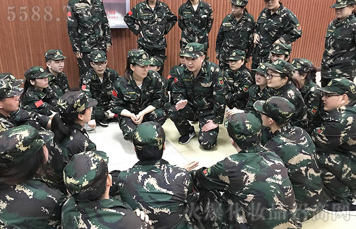 發(fā)揚紅旗渠精神 鑄火爆鐵血軍魂 發(fā)揚紅旗渠精神 鑄火爆鐵血軍魂