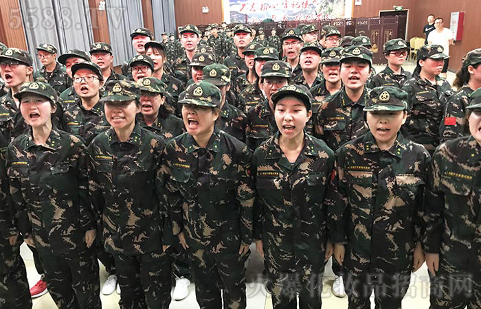 團(tuán)結(jié)協(xié)作,突破自我! 團(tuán)結(jié)協(xié)作,突破自我!