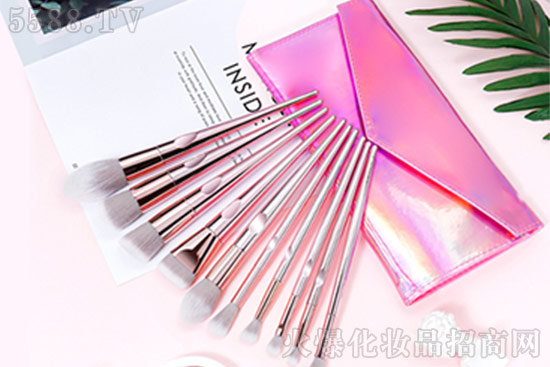 屬于自己的化妝品經(jīng)營(yíng)進(jìn)貨渠道-精妝聯(lián)華多品牌化妝品好品牌不容你錯(cuò)過(guò)()(修改后) 屬于自己的化妝品經(jīng)營(yíng)進(jìn)貨渠道-精妝聯(lián)華多品牌化妝品好品牌不容你錯(cuò)過(guò)()(修改后)