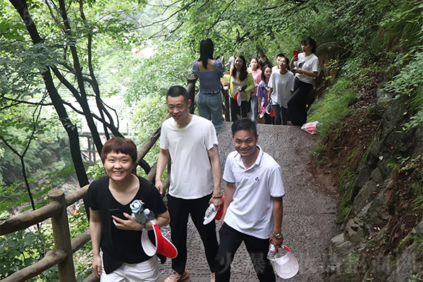 ���˿s�������H��ȫ���Ը�