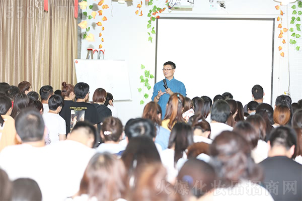 暢游老君山 學(xué)習國學(xué)精典 暢游老君山 學(xué)習國學(xué)精典