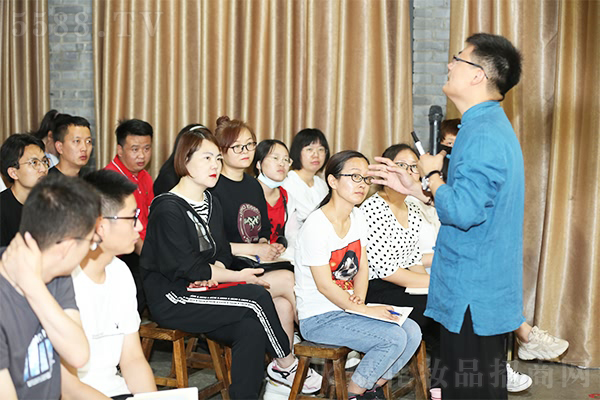 為而不爭 為而不爭