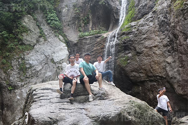 賞金頂云海奇觀,學(xué)國(guó)粹經(jīng)典道德經(jīng) 賞金頂云海奇觀,學(xué)國(guó)粹經(jīng)典道德經(jīng)