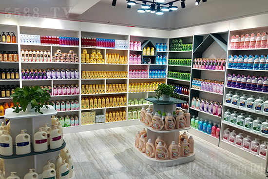 王氏國(guó)際全體員工祝大家新年快樂(lè) 王氏國(guó)際全體員工祝大家新年快樂(lè)