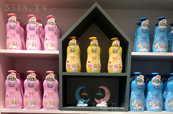 王氏國(guó)際全體員工祝大家新年快樂(lè) 王氏國(guó)際全體員工祝大家新年快樂(lè)