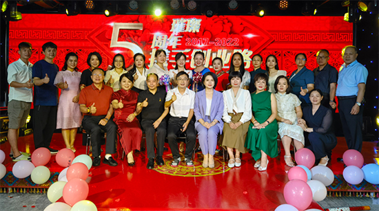 ���ϼ���������c��ֱ����ӈA�M�Y��