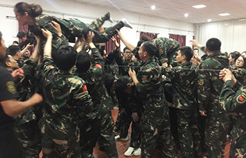 ֻ���B��(qi��ng)ƴ�������ܳ�Խ������