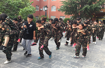 �������������Փ�D�y�U(xi��n)�����Ҷ����վo������c��ͬ�У�