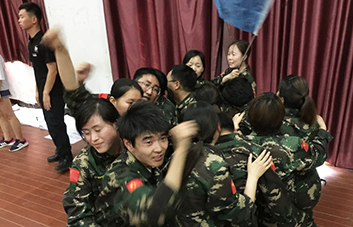 ��(m��ng)����׷�����������(g��)�w��F(tu��n)�(du��)����(qi��ng)��