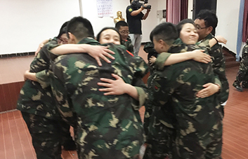 ���ڰl(f��)�F(xi��n)��߅������������߆݌�(du��)�e�˵�ٝ��