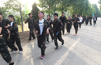 ���˲����������ŗ�������ֱǰ��