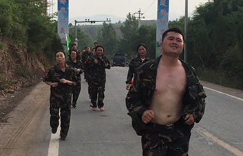 �@���H�H�Ǻ�(ji��n)�ε�ͽ���������x�����ۣ����ǈF(tu��n)�(du��)���ں���