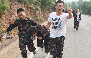 �](m��i)�б��˸��ߵ�ɽ���](m��i)�б��_���h(yu��n)��·��