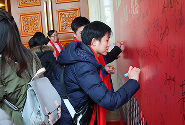 �t̺������10������ĸ�����������y����˲�g��